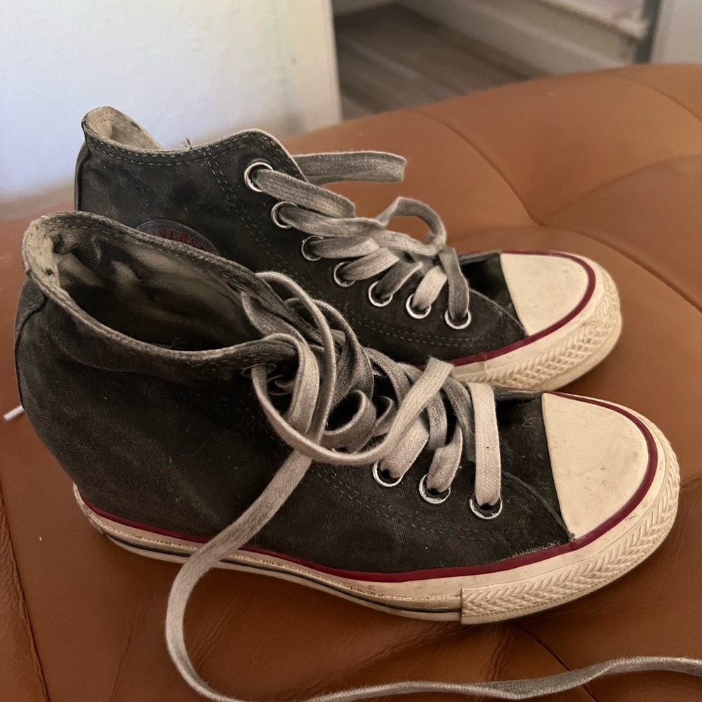 Wedge converse. About 1.5 to 2 inch wedge.